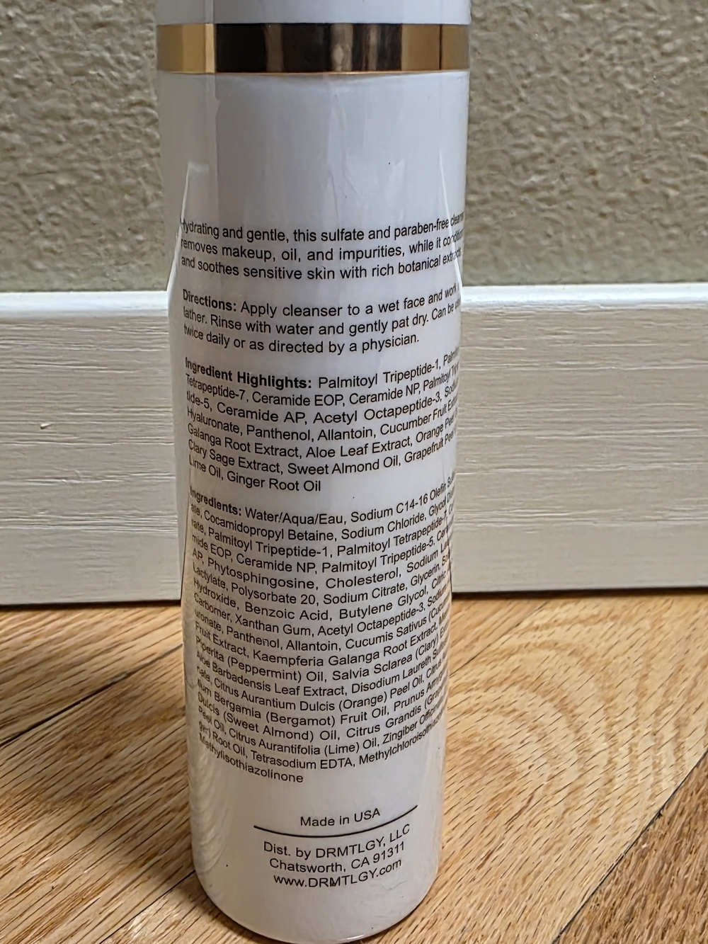 NEW DRMTLGY Essential Cleanser — Renew 6.9 Fl Oz - Picture 2 of 3
